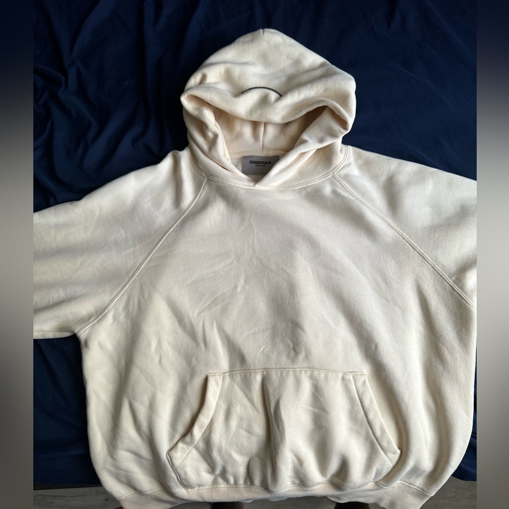 Essentials Creme XS Fits like XXS